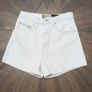 Levi’s Silvertab Light Wash High-Rise Denim Mom Shorts | Women’s Size 29 | EUC